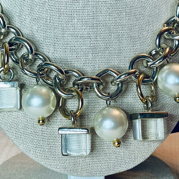 Vintage hard to find Robert Rose Parure of faux pearls and lucite blocks. - Picture 11 of 12